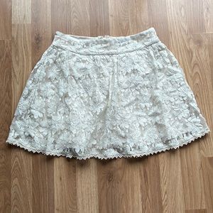 American Eagle white floral lace skirt